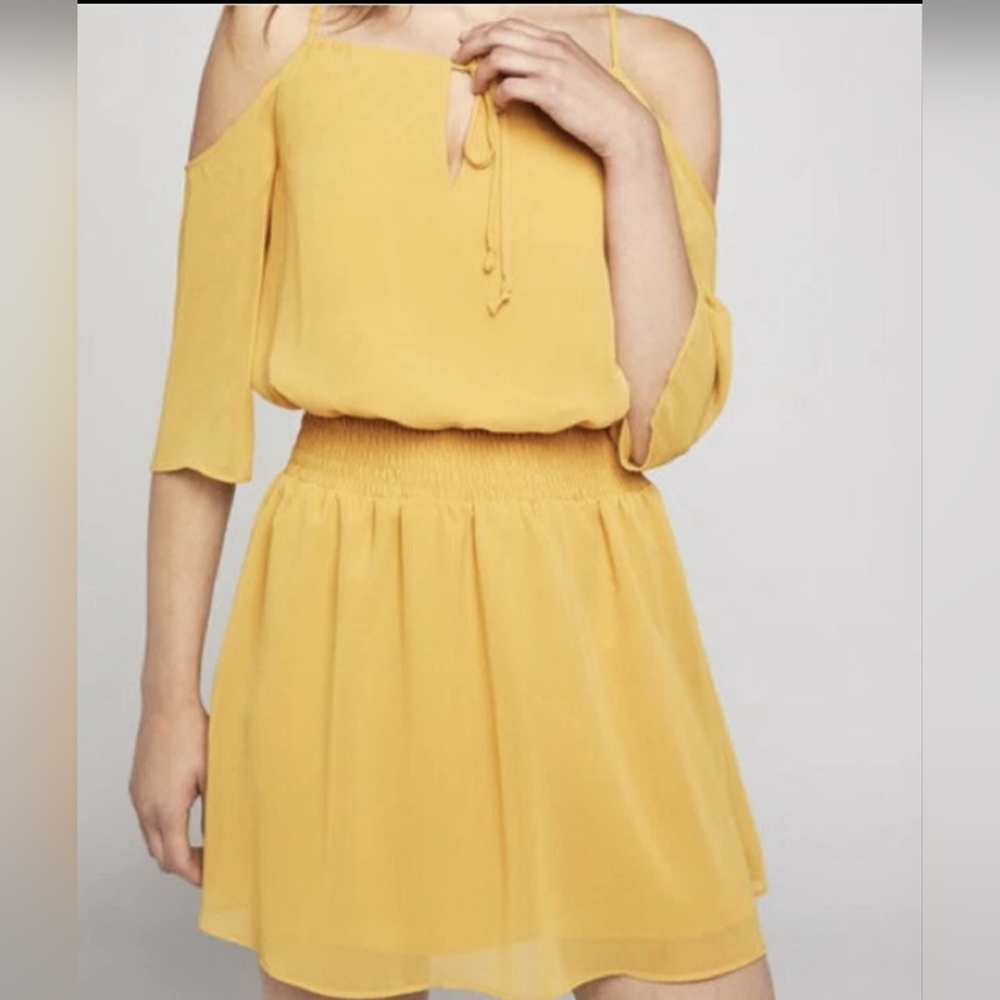 BCBGeneration Cold Shoulder  Yellow Off-Shoulder Dress Size XS Nwts
